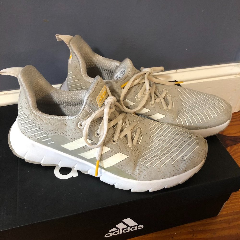 adidas training sneakers women's size 8